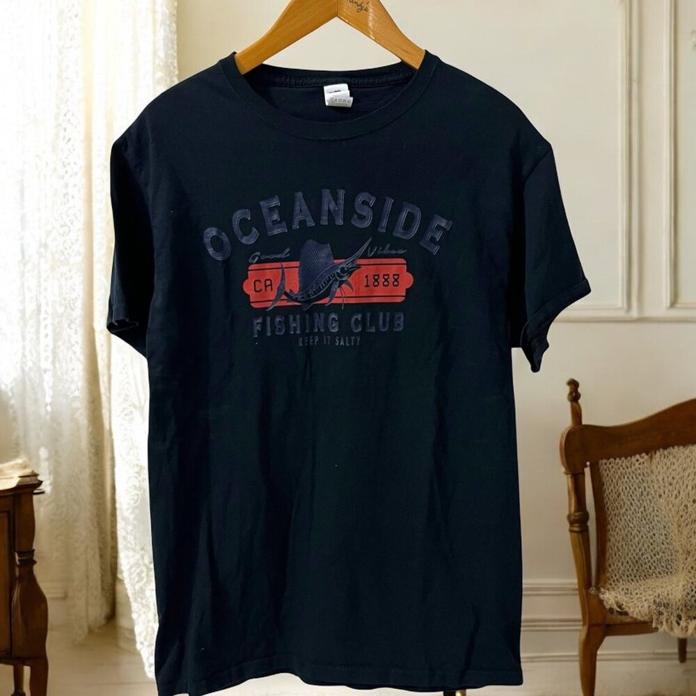 Fruit Of The Loom Men's HD Cotton Black Oceanside Fishing Club Graphic T-Shirt M
